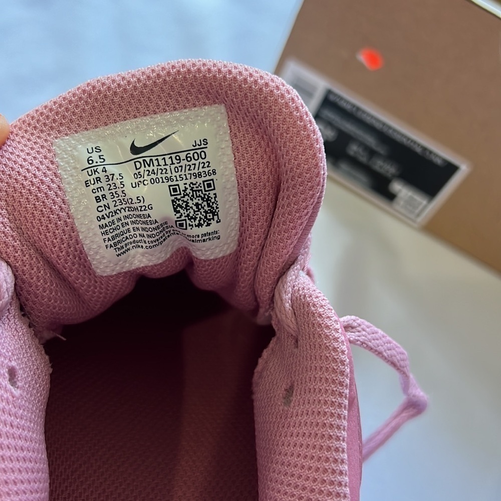 W NIKE LEGEND ESSENTIAL 3 NN - Picture 7 of 8